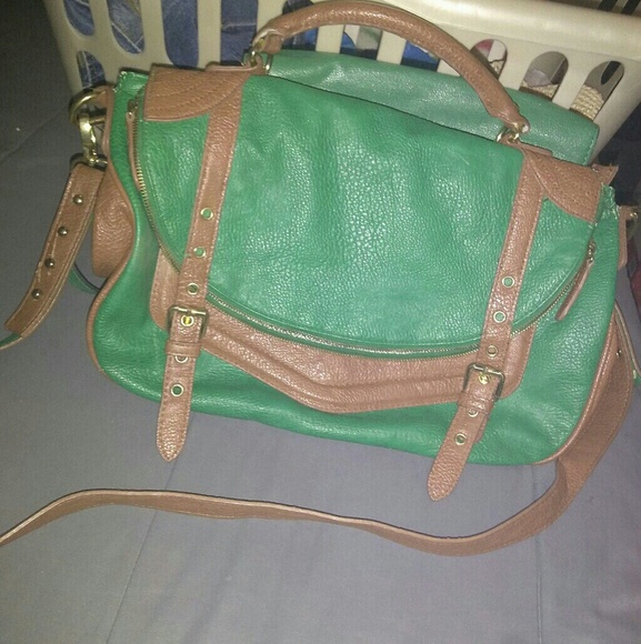 steve madden messenger bag